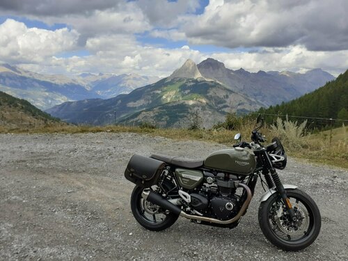 Speed Twin Allos.jpg